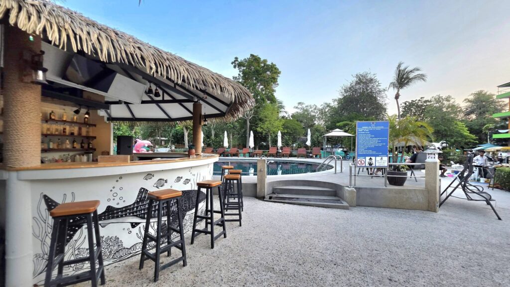 Lotus Beach Bar in Koh Tao, Thailand
